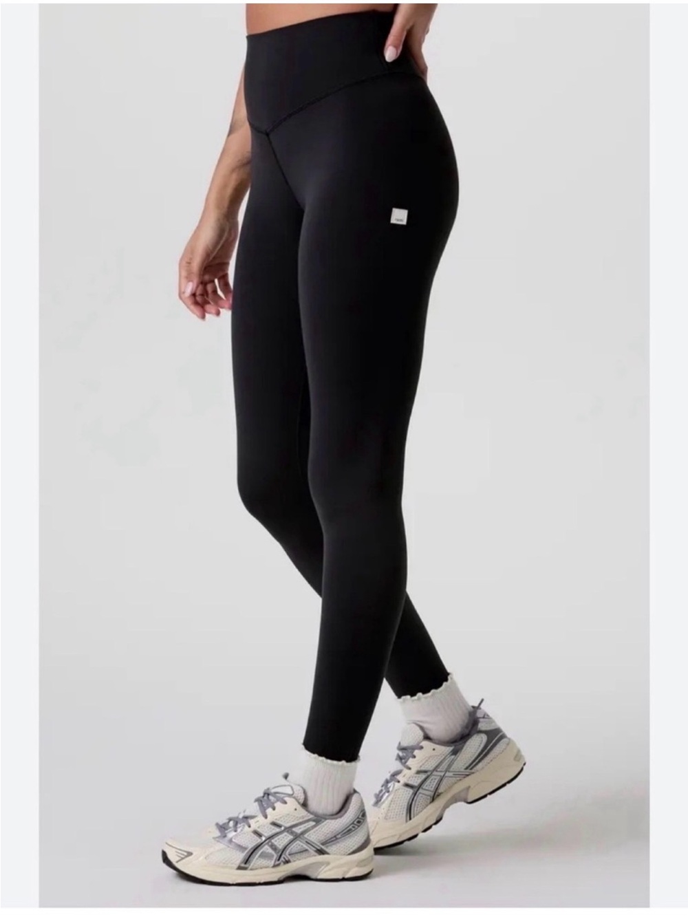 Vuori women’s Black High-Waist seamless leggings size XS